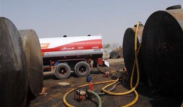 الاطاحة بـ 4 متهمين بتهريب المنتوجات النفطية في محافظتين