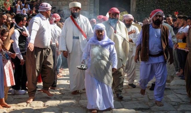 ايزيديون يرفضون قانوناً يغيّر قوميتهم إلى “العربية” ويتشبثون بـ”أصلهم الكوردي”: يذكّرنا بقوانين صدام